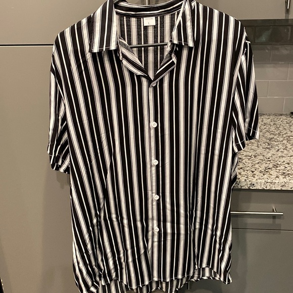 SHEIN Other - Large Shein short sleeve button up
